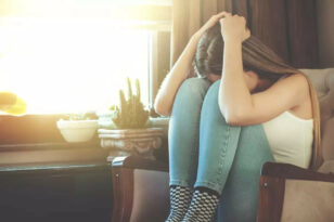 «Καμπανάκι» για τις γυναίκες που πάσχουν από κατάθλιψη – Αντιμετωπίζουν αυξημένο κίνδυνο καρδιακών προβλημάτων