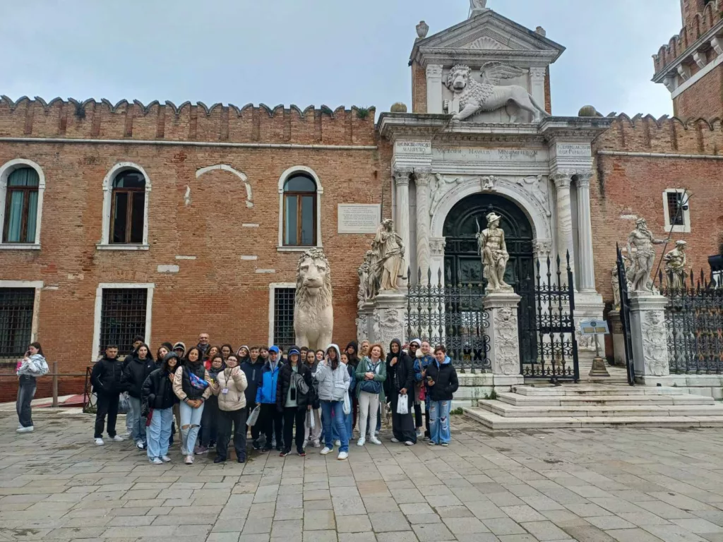 Μαθητές του Γυμνασίου Σαραβαλίου «υιοθέτησαν ιστορικά μνημεία» της Ιταλικής Αναγέννησης