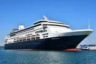 Aegean Majesty: Ένα κρουαζιερόπλοιο 220 μέτρων «δεμένο» 3 χρόνια στο λιμάνι του Αιγίου - ΒΙΝΤΕΟ
