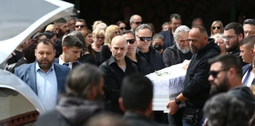 Άγ. Ανάργυροι - Συγκλονίζει ο πατέρας της Κυριακής: «Σήμερα είχαμε πολλούς αστυνομικούς δίπλα στην νεκροφόρα, αλλά δεν ήταν κανείς δίπλα της το μοιραίο βράδυ» ΒΙΝΤΕΟ