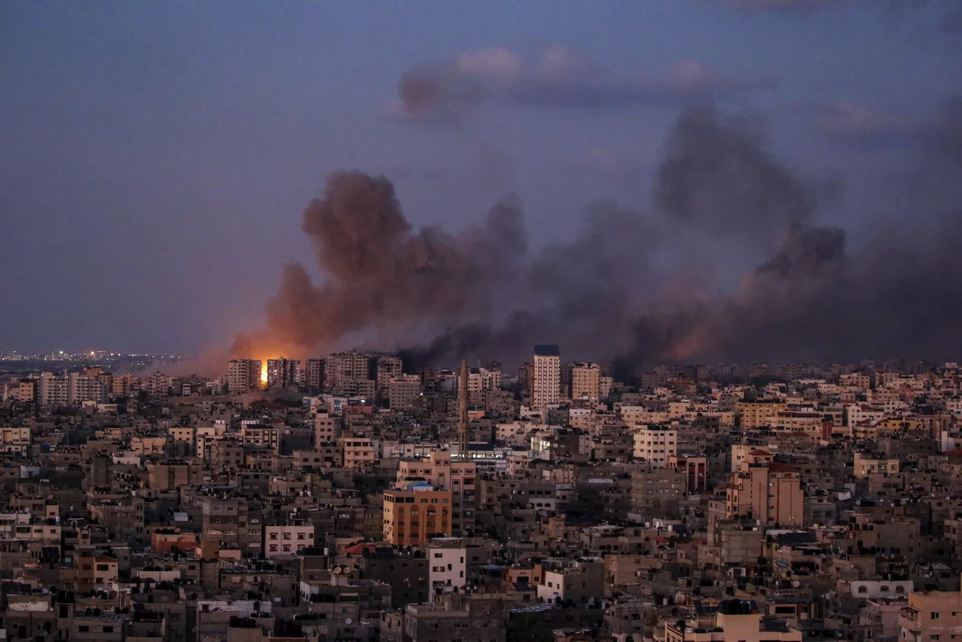 Intense Israeli Strikes Renew in Northern Gaza – Catch the Latest Footage