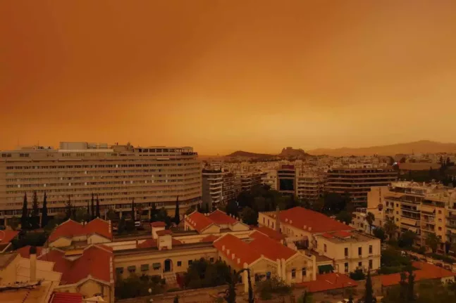 Αφρικανική σκόνη – Κολυδάς: Είναι «το εντονότερο γεγονός» που έχει καταγραφεί στην Αθήνα