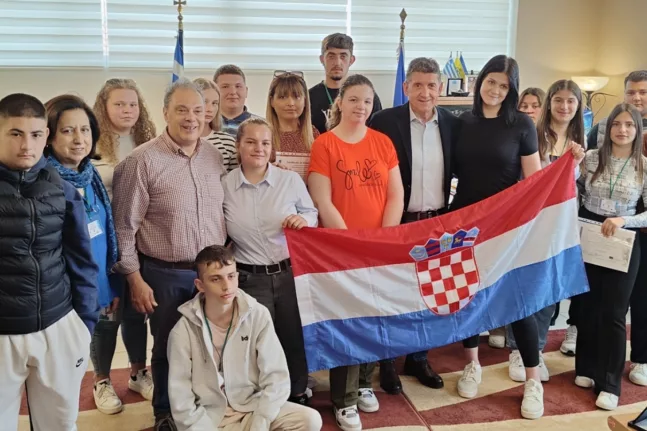 Επίσκεψη εκπαιδευτικών και μαθητών από την Κροατία στο Δήμαρχο Δυτικής Αχαΐας Γρηγόρη Αλεξόπουλο
