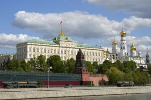 Κρεμλίνο: Η ψήφιση του νομοσχεδίου βοήθειας από την αμερικανική Βουλή θα «καταστρέψει περαιτέρω» την Ουκρανία