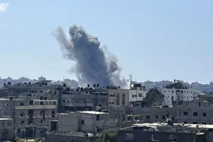 Λωρίδα της Γάζας: Επτά νεκροί και πολλοί τραυματίες σε βομβαρδισμό του Ισραήλ, απέστειλαν οι ΗΠΑ την παράδοση βομβών