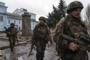 Κίεβο: Η Ρωσία έχει έως 25.000 στρατιώτες που προσπαθούν να εισβάλουν στα ανατολικά