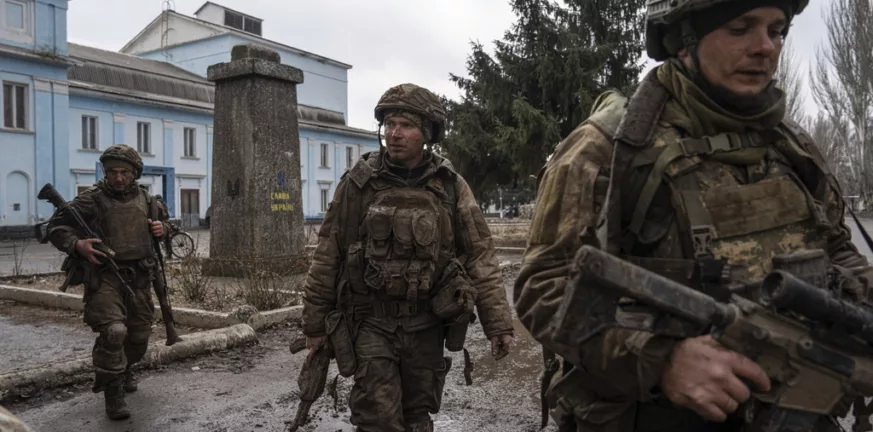 Κίεβο: Η Ρωσία έχει έως 25.000 στρατιώτες που προσπαθούν να εισβάλουν στα ανατολικά
