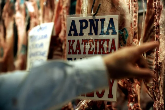 Πάσχα: Σε αναμονή η αγορά κρέατος - Οι τιμές δεν θα διαφοροποιηθούν πολύ από πέρυσι, λέει ο Σύλλογος Κρεοπωλών Πάτρας