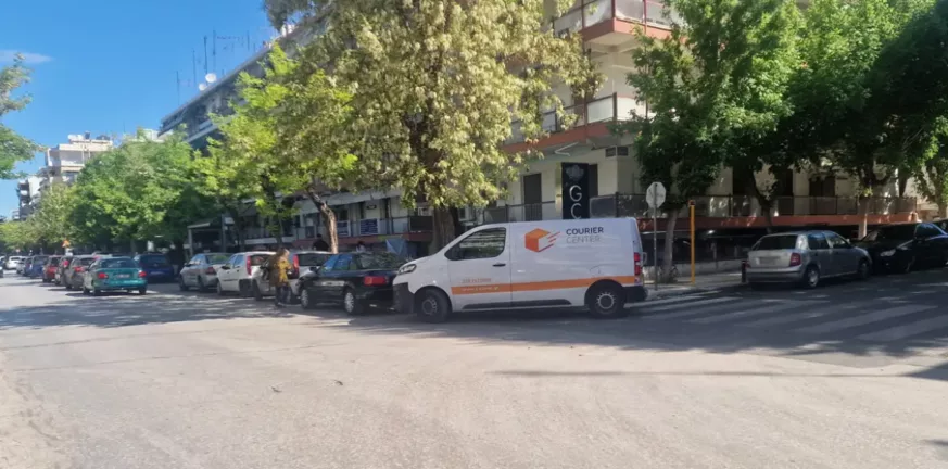 Θεσσαλονίκη: «Δεν είδα από πού ήρθε» λέει η οδηγός του ΙΧ που παρέσυρε τον 17χρονο ποδηλάτη