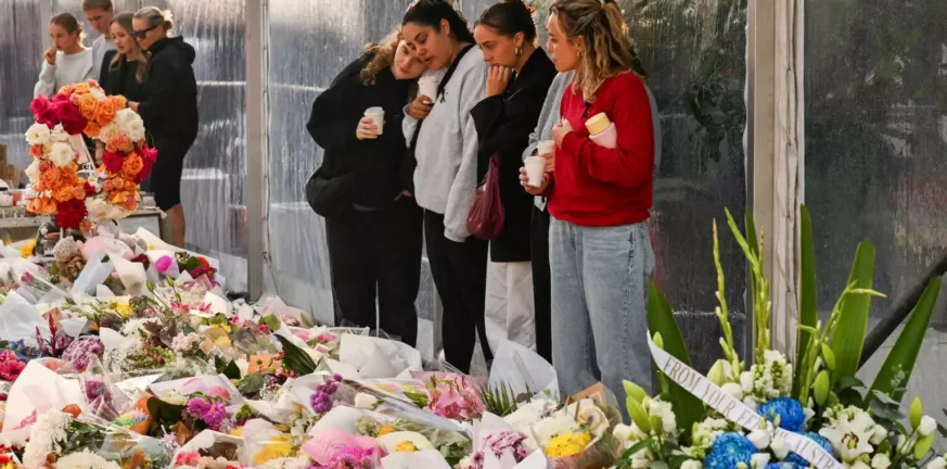 Σίδνεϊ: Φόρος τιμής στους νεκρούς από την επίθεση με μαχαίρι στο εμπορικό κέντρο - ΦΩΤΟ