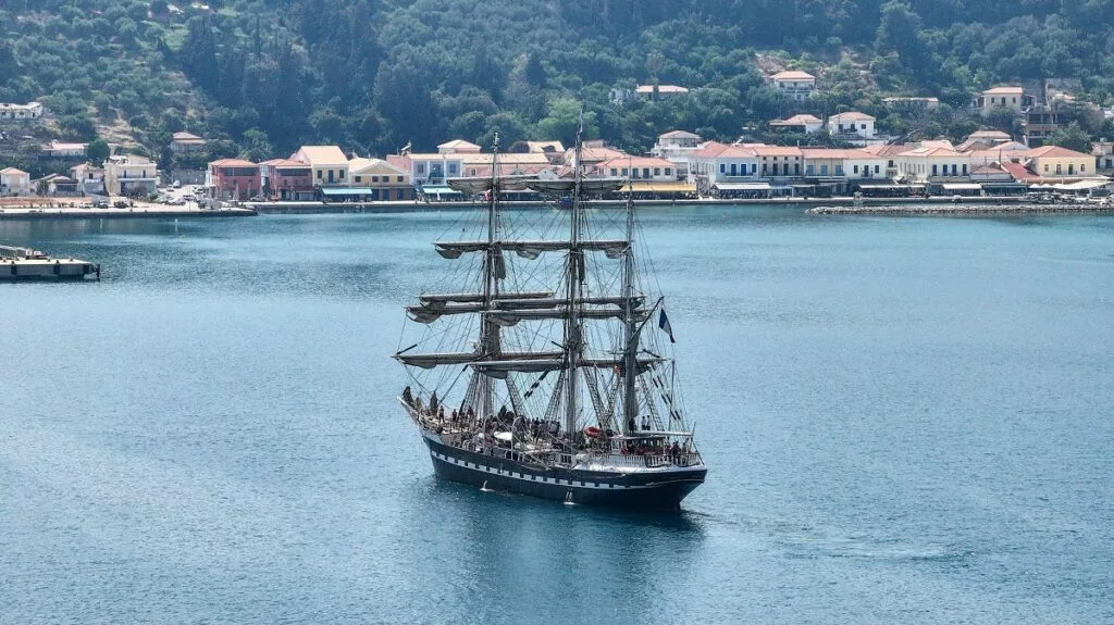 The Olympic Flame with Belem arrives in Marseille