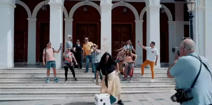 Η Πάτρα γύρισε το δικό της videoclip για τη Eurovision και είναι ξεκαρδιστικό - Η Μαρίνα Σάττι αλά Group97