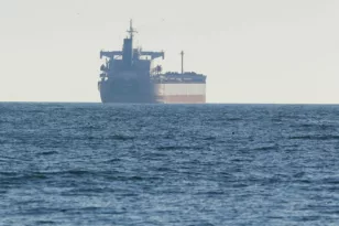Επίθεση των Χούθι με πυραύλους και drone στο ελληνόκτητο φορτηγό πλοίο Cyclades