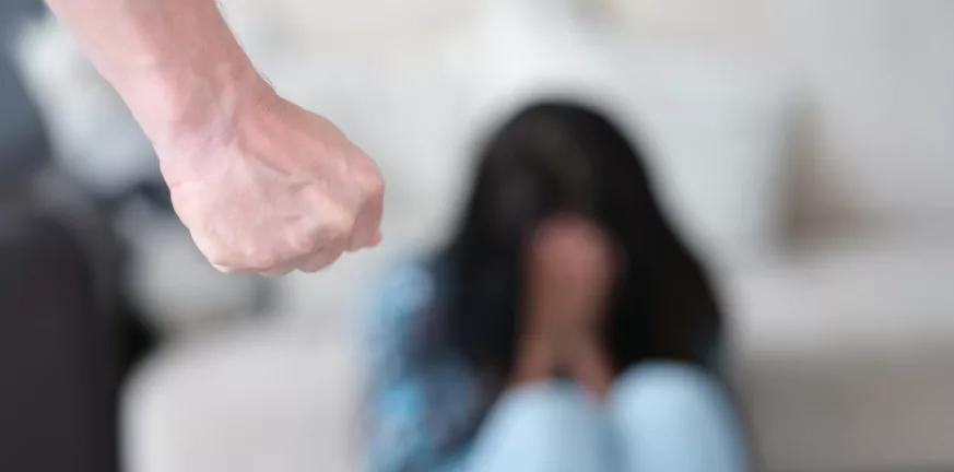 Ενδοοικογενειακή βία