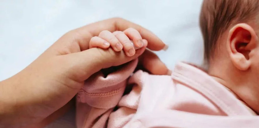 Επίδομα μητρότητας: Σε λειτουργία από εχθές η πλατφόρμα - 12 ερωτήσεις και απαντήσεις