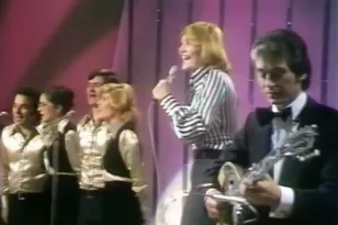 Σαν σήμερα 6 Απριλίου 1974 διεξάγεται ο 19ος Διαγωνισμός της Eurovision, όπου συμμετέχει για πρώτη φορά και η χώρα μας, με τη Μαρινέλλα - Δείτε τι άλλο συνέβη