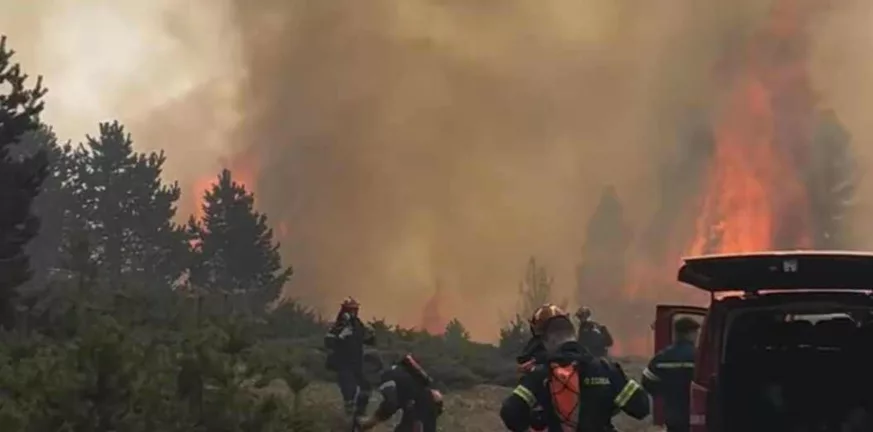 Κατερίνη: Μαίνεται για δεύτερη ημέρα η φωτιά στα Πιέρια Όρη