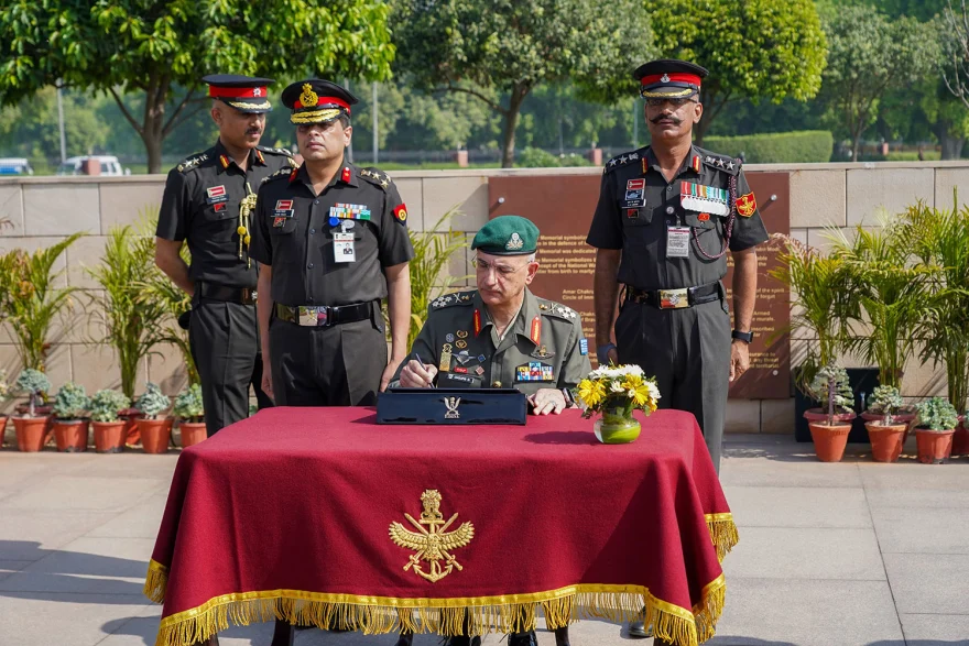 Επίσημη επίσκεψη του αρχηγού ΓΕΕΘΑ στην Ινδία - Υπεγράφη συμφωνία στρατιωτικής συνεργασίας