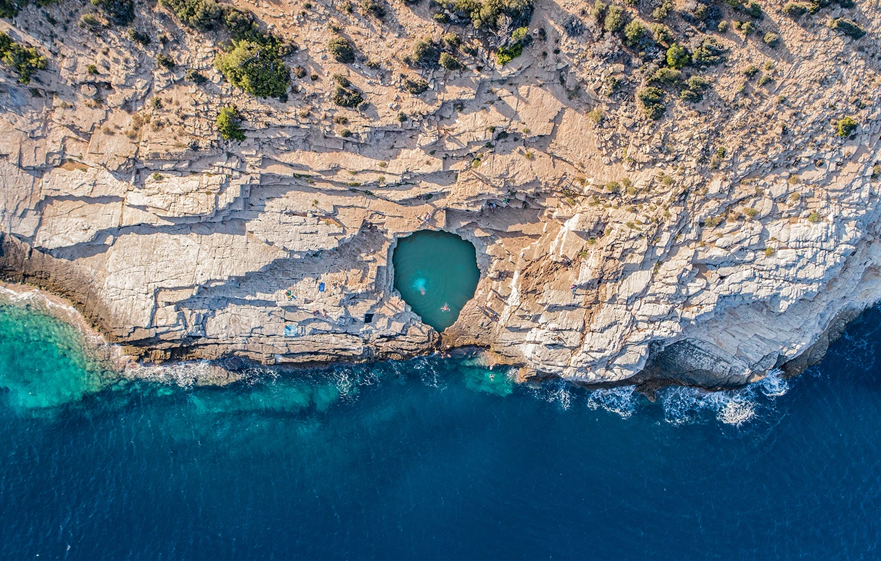 Thassos: The natural pool that looks like a teardrop
 – 2024-04-10 05:56:16