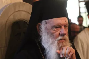 Αρχιεπίσκοπος Ιερώνυμος: Ο πατέρας Αντώνιος είναι παιδί μου, να πάτε να γλεντήσετε στο γάμο του Κασσελάκη