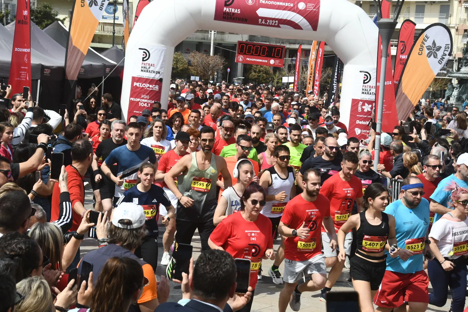 Πάτρα: Ρεκόρ 3.200 συμμετοχών στον Νυχτερινό Ημιμαραθώνιο – Η πόλη τρέχει το Σάββατο Πάτρα: Ρεκόρ 3.200 συμμετοχών στον Νυχτερινό Ημιμαραθώνιο – Η πόλη τρέχει το Σάββατο