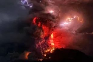 Έκρηξη ηφαιστείου στην Ινδονησία – Εκκενώθηκε η περιοχή