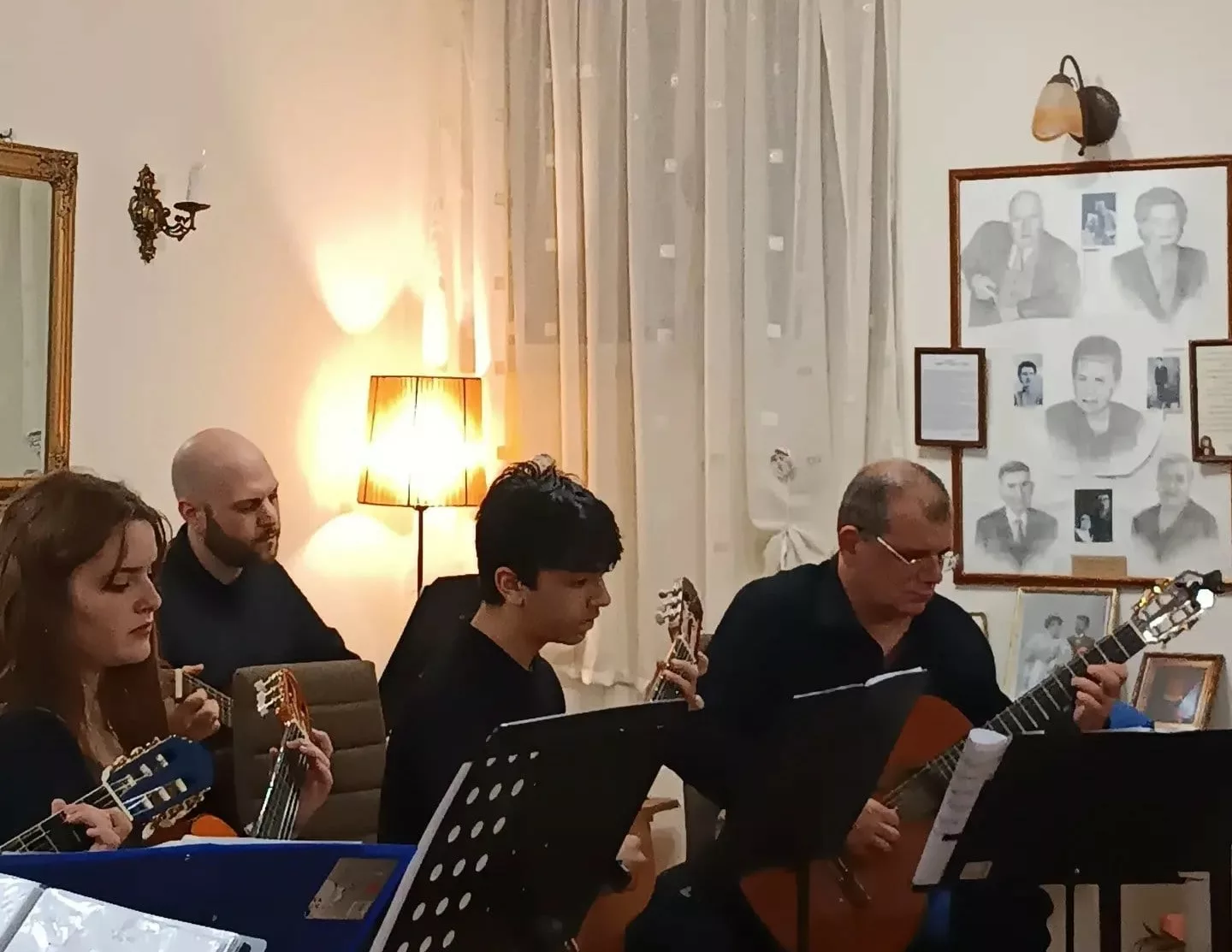 The concert of the Guitar Orchestra of Patras at the Didacheion Hall of Culture was a success PHOTOS
 – 2024-04-18 13:33:34