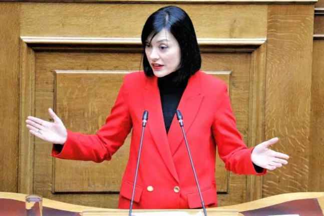 Νάντια Γιαννακοπούλου κατά Ακρίτας: «Χυδαίo να εμπλέκουμε οικογένειες σε πολιτική αντιπαράθεση»