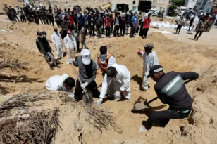 Γάζα: Νέος ομαδικός τάφος με 73 πτώματα στο Νάσερ