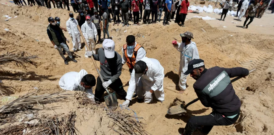 Γάζα: Νέος ομαδικός τάφος με 73 πτώματα στο Νάσερ