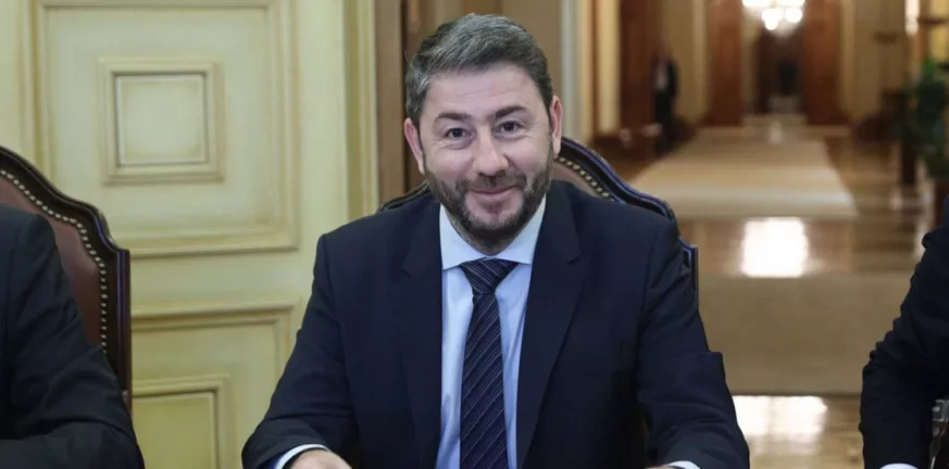 Ο Νίκος Ανδρουλάκης ζητά την παραίτηση της Νίκης Κεραμέως για τη διάρρηξη στο υπουργείο Εσωτερικών