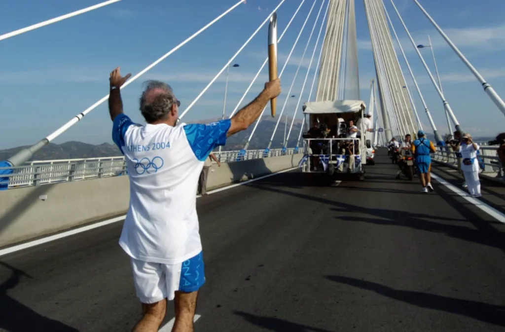 Η Ολυμπιακή Φλόγα στο Ρίο-Αντίρριο: Υποδοχή στην Γέφυρα από Γιαννάκη