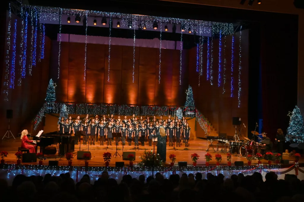 In Kalamata the Children’s Choir of the Polyphonic of Patras
 – 2024-04-27 13:44:15