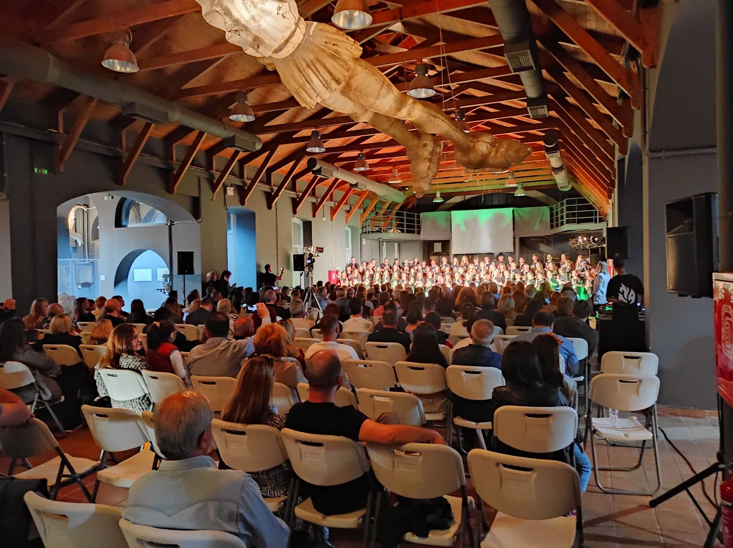 The main hall of the Old Slaughterhouses was flooded with melodies and wonderful children’s voices
 – 2024-04-26 12:15:48