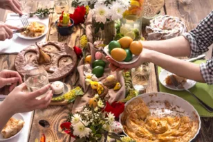 ΙΕΛΚΑ: Πώς θα γιορτάσουν τα ελληνικά νοικοκυριά το Πάσχα -Πόσα χρήματα θα ξοδέψουν