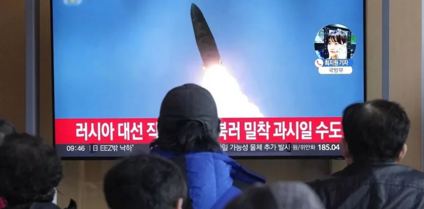 Εκτόξευσε πύραυλο προς τη Θάλασσα της Ιαπωνίας η Βόρεια Κορέα