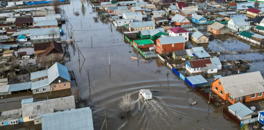 Πλημμύρες σε Ρωσία και Καζακστάν: Χιλιάδες άνθρωποι απομακρύνθηκαν από τα σπίτια τους