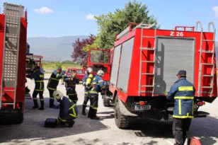 Πυροσβεστική: Πρόσκληση για την κάλυψη 699 κενών θέσεων εποχικών πυροσβεστών