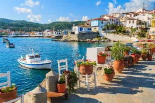 Ποιο ελληνικό νησί ξεχωρίζει ανάμεσα στους ποιοτικούς προορισμούς της Ευρώπης για το 2024 