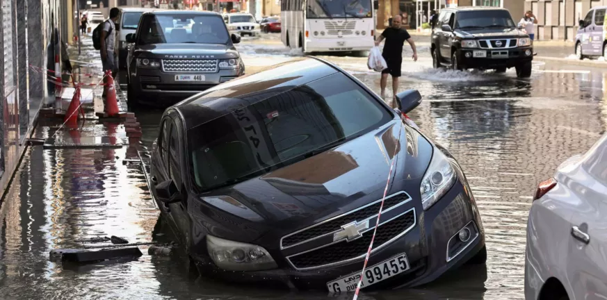 Το κλίμα τρελάθηκε: Πλημμύρες ρεκόρ στο Ντουμπάι και πτώση πάνω από 26 βαθμούς σε 24 ώρες στην Σλοβενία