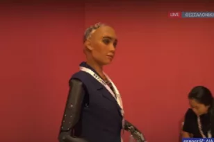 Η Sophia, το διάσημο ρομπότ τεχνητής νοημοσύνης, βρέθηκε για πρώτη φορά στη Θεσσαλονίκη