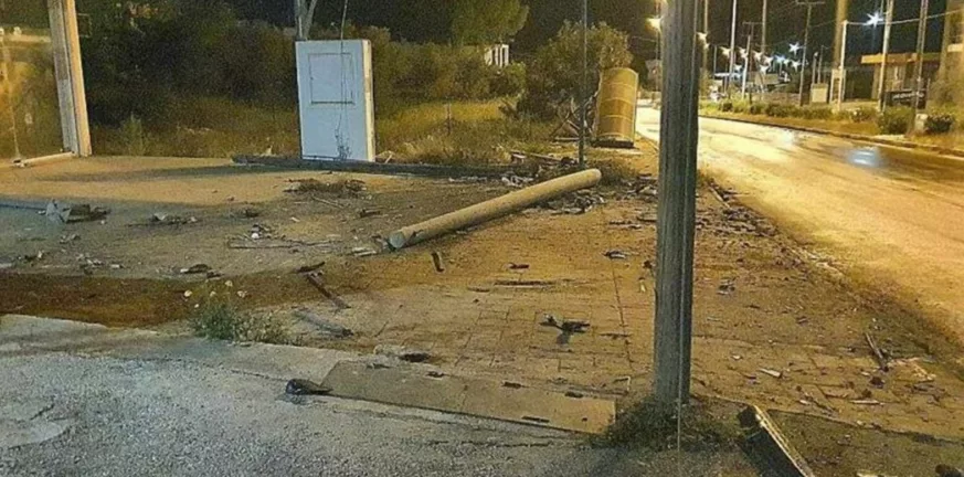 Μαρκόπουλο: Δύο νεκροί σε τροχαίο - Αυτοκίνητο καρφώθηκε σε κολώνα