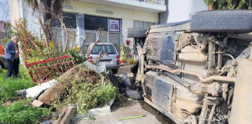 Τραγωδία στη Βέροια: ΙΧ έπεσε σε στάση λεωφορείου, νεκρή μια 60χρονη