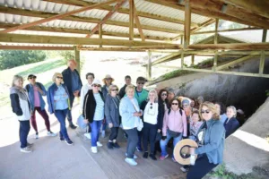 Ξενάγηση μελών του Πάρκου Εκπαιδευτικών Δράσεων στο Μυκηναϊκό Νεκροταφείο της Βούντενης
