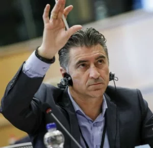 Ζαγοράκης στην «Π»: «Δεν γίνονται μεταγραφές μεταξύ εθνικών ομάδων» - Τι λέει για τον Ανδρουλάκη και την επιλογή του ΠΑΣΟΚ