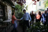 Στην αγορά του Αμαρουσίου ο Μητσοτάκης - Το Πάσχα στην Τήνο και η έναρξη περιοδειών για τις ευρωεκλογές