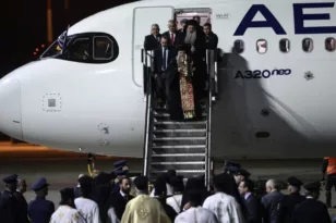 Αγιο Φως: Με αεροσκάφη της AEGEAN και Olympic Air θα μεταφερθεί από την Αθήνα σε όλη την Ελλάδα