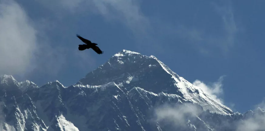 Νεπάλ: Το Ανώτατο Δικαστήριο διατάσσει τη μείωση των αδειών για την ανάβαση στο Έβερεστ