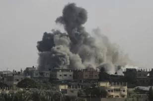 Γάζα: Νεκροί δύο γιατροί μετά από νέους βομβαρδισμούς του Ισραήλ στη Ράφα