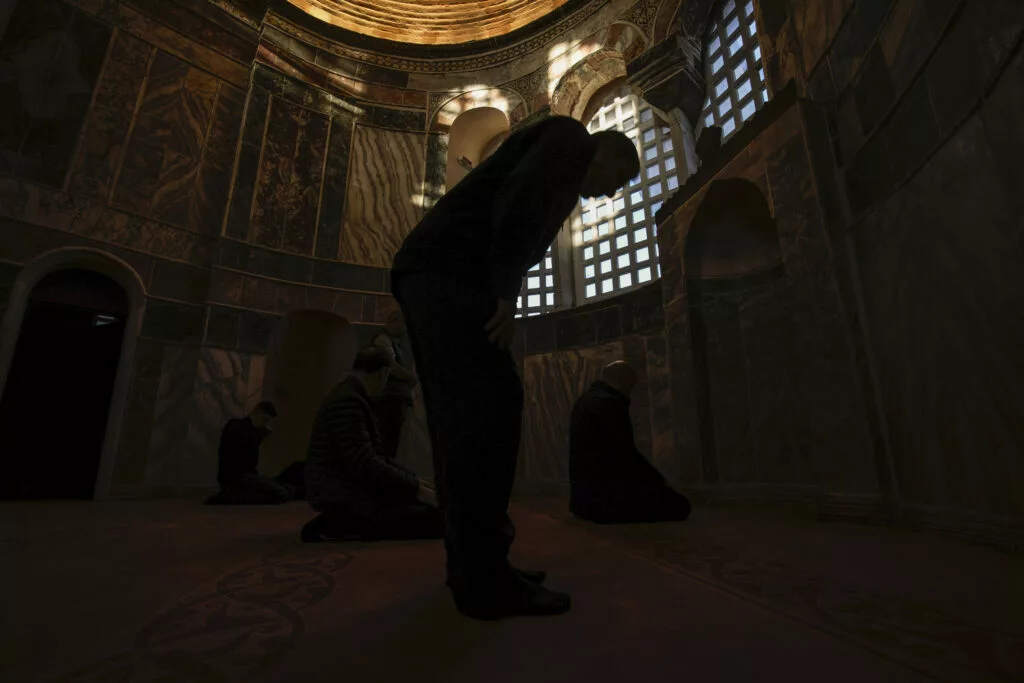 Giant turnout on the first prayer on the Chora Monastery which grew to become a mosque
 – 2024-05-14 19:15:38